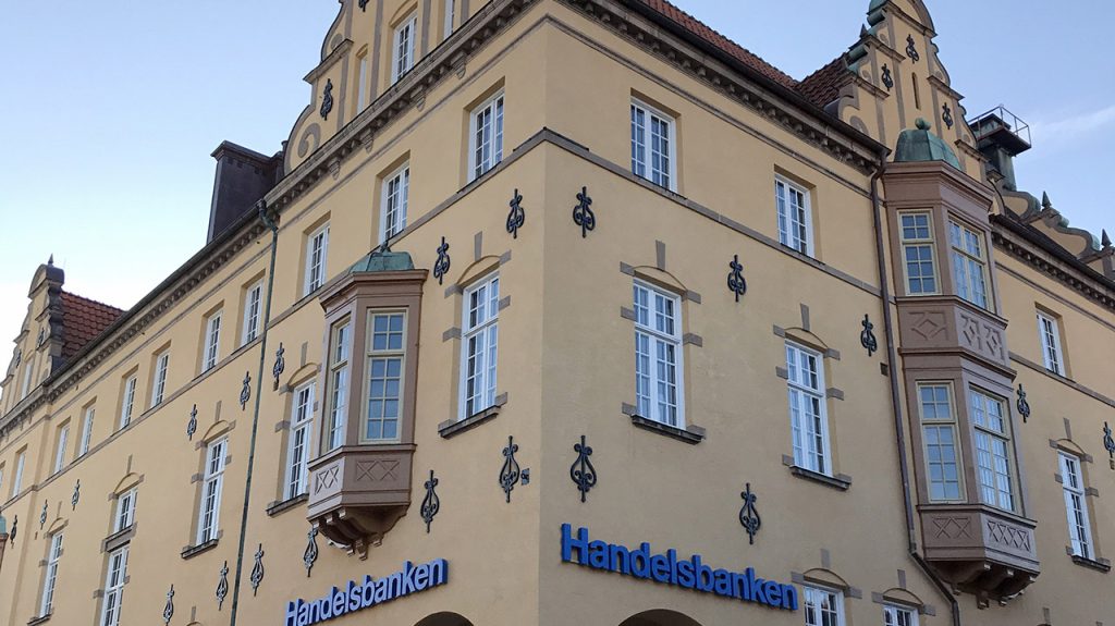 2017-04-20-071015-main-evening-cover