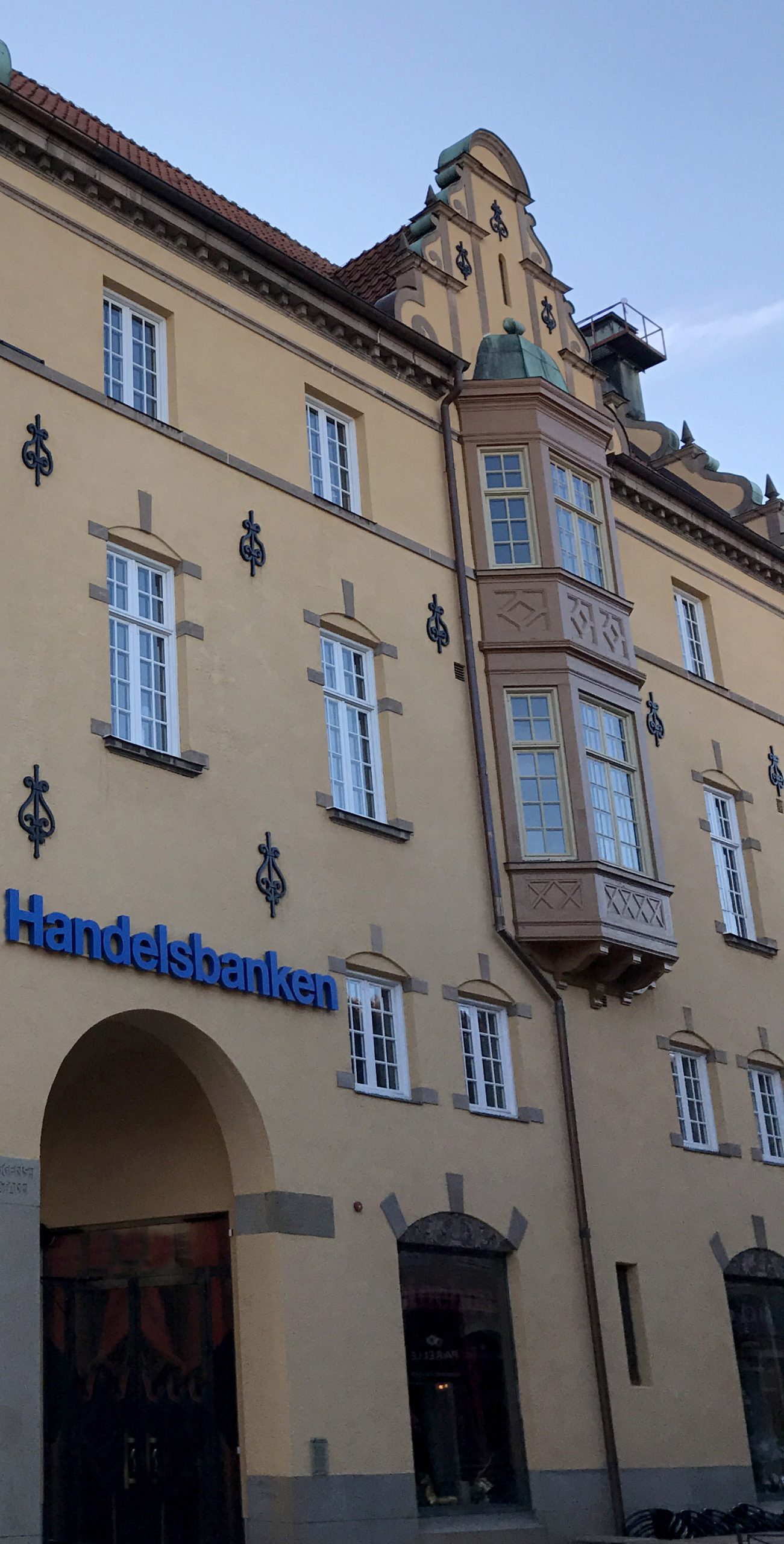 2017-04-20-071015-main-evening-right